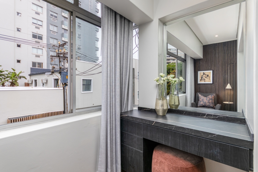 To Let 2 Bedroom Property for Rent in Green Point Western Cape